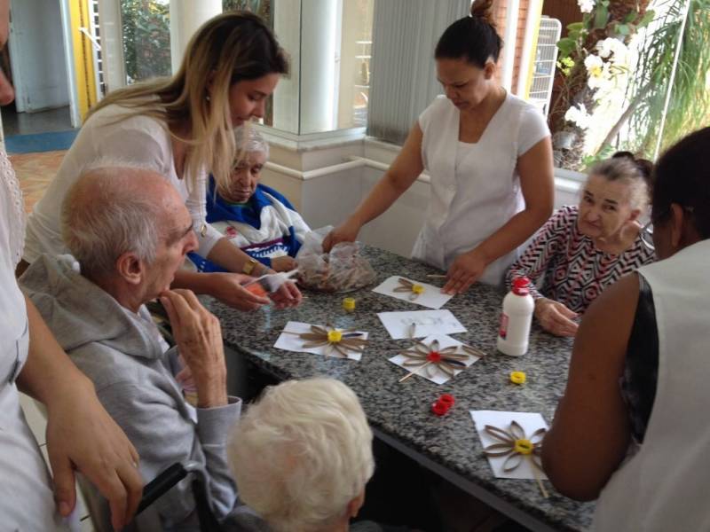 Creche para Terceira Idade Cambuí - Creche para Idosos com Alzheimer